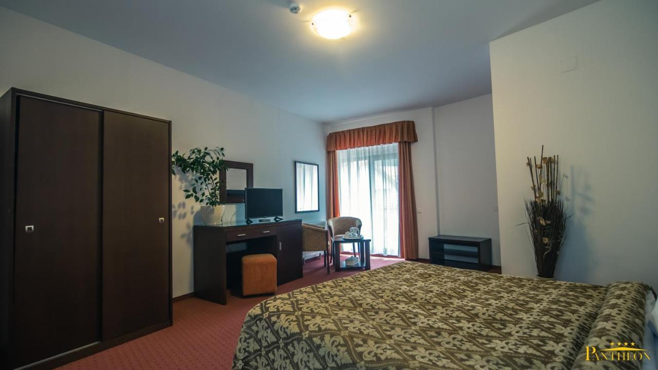 Pension Pantheon Poiana Brasov Exteriör bild