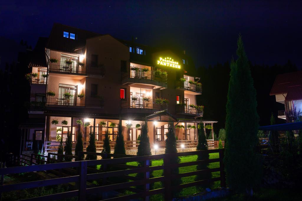 Pension Pantheon Poiana Brasov Exteriör bild