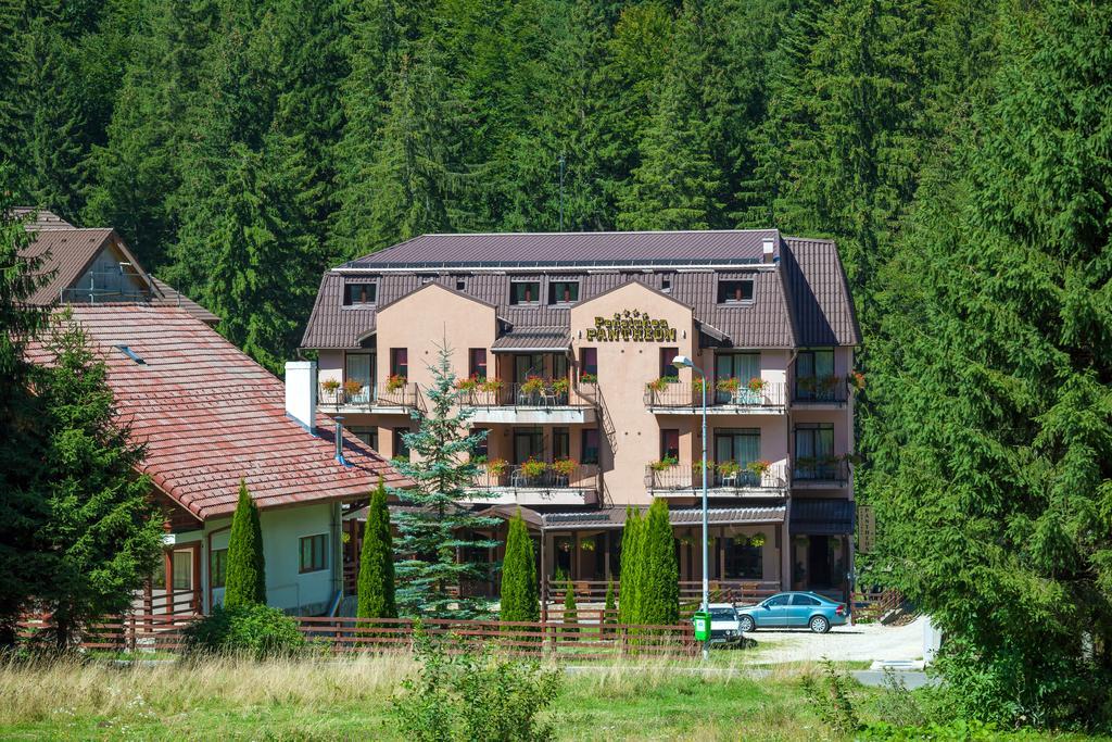 Pension Pantheon Poiana Brasov Exteriör bild
